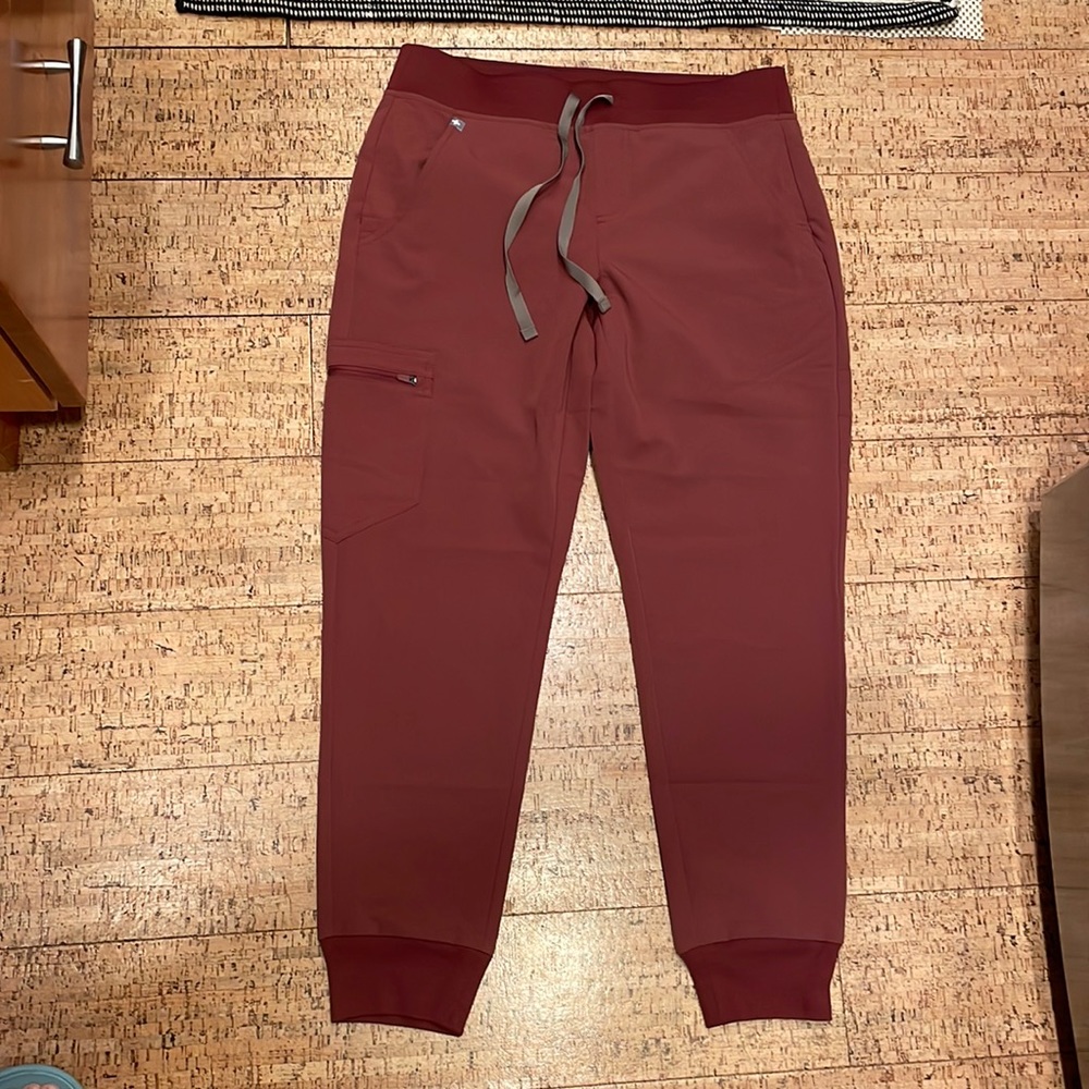 Figs Zamora Jogger Scrubs *Petite